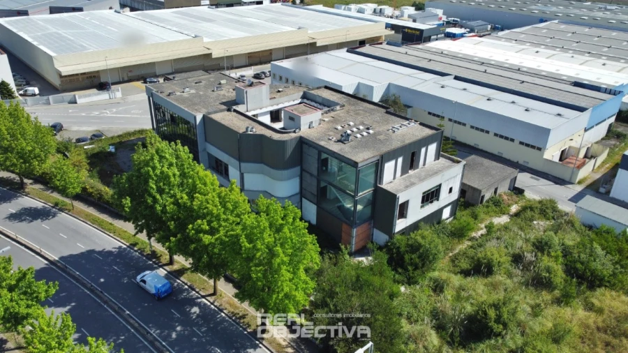 Loja para Arrendamento em Castêlo da Maia Foto 10