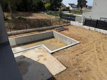 Moradia T4 para Venda em Serzedo e Perosinho