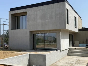 Moradia T4 para Venda em Serzedo e Perosinho