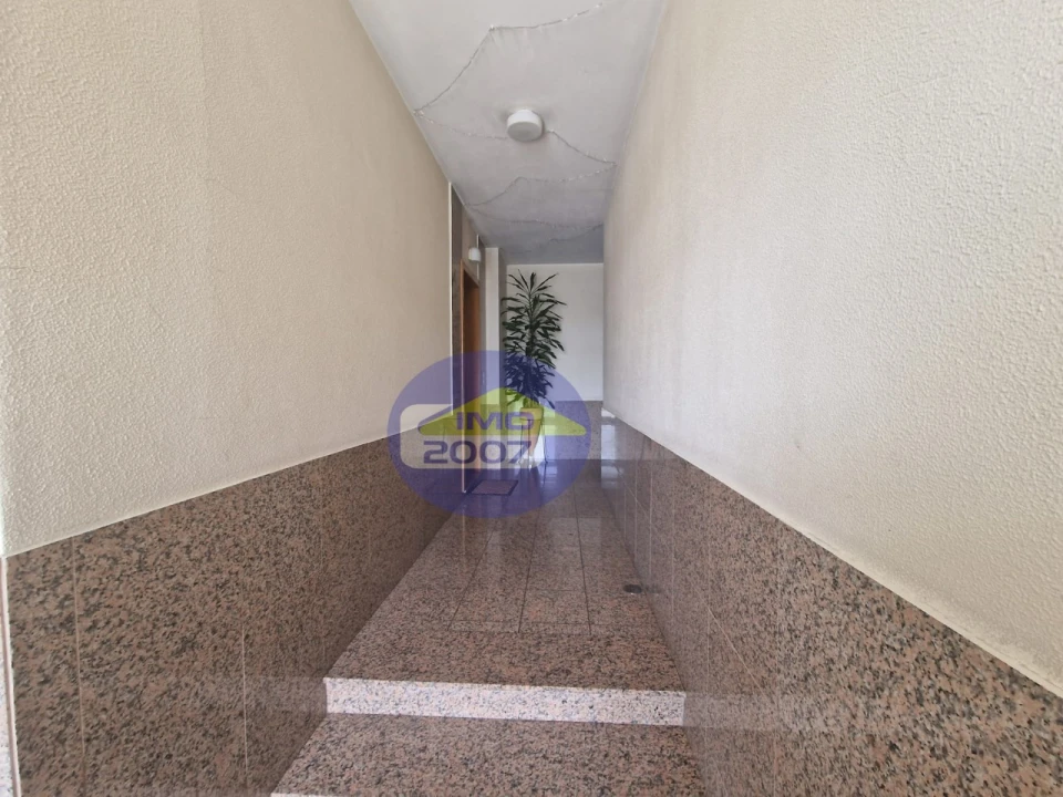 Apartamento T1 para Venda em Grijó e Sermonde Foto 15