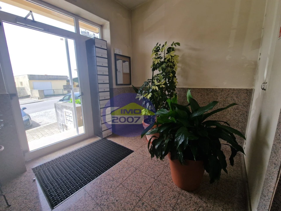 Apartamento T1 para Venda em Grijó e Sermonde Foto 2