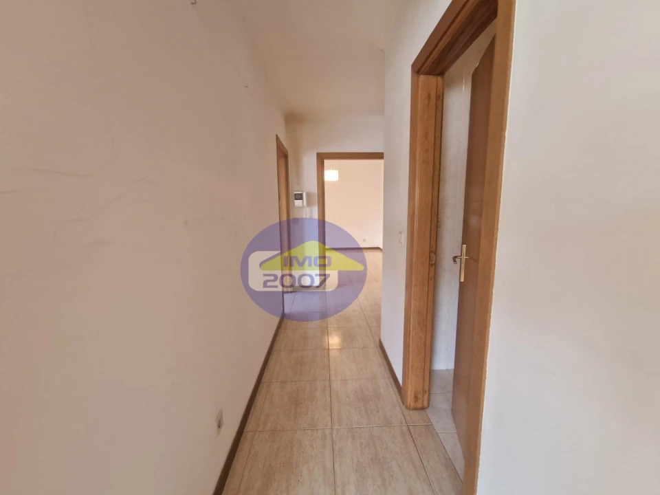 Apartamento T1 para Venda em Grijó e Sermonde Foto 9