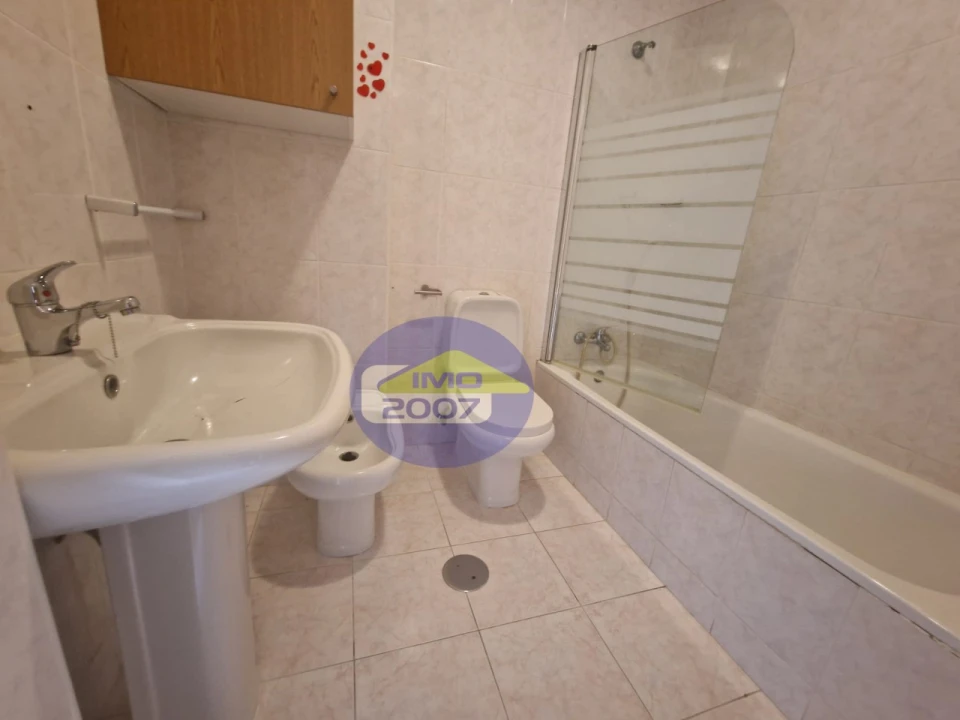 Apartamento T1 para Venda em Grijó e Sermonde Foto 13