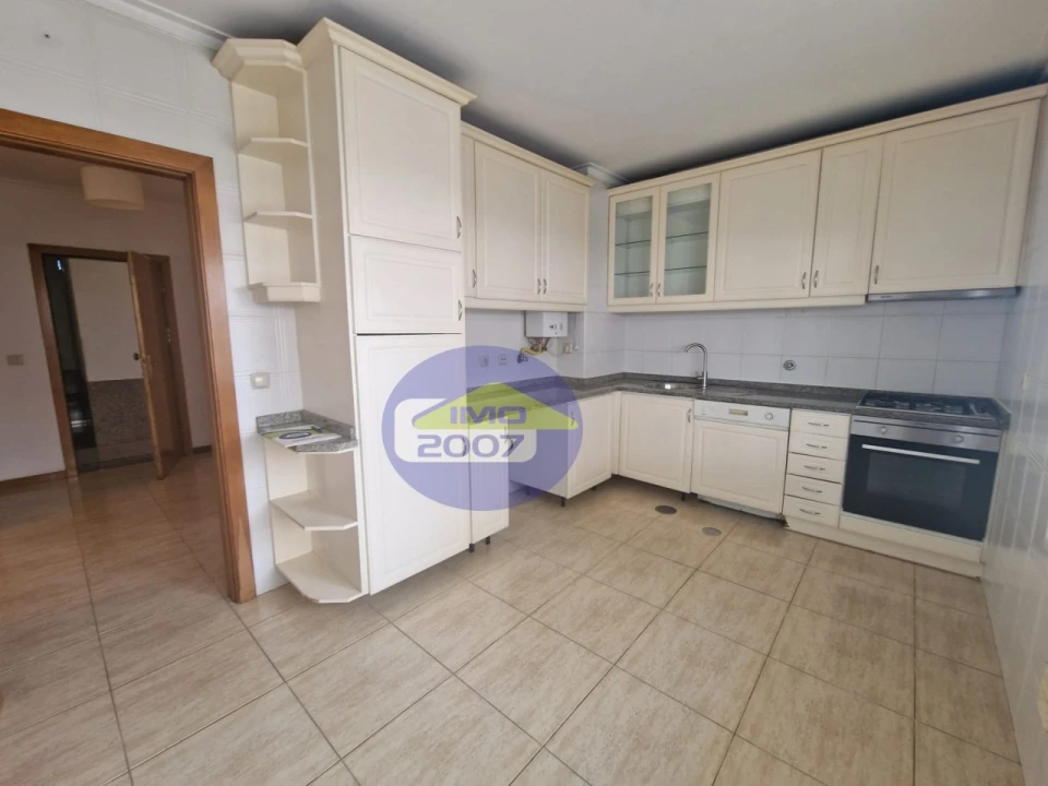 Apartamento T1 para Venda em Grijó e Sermonde Foto 6