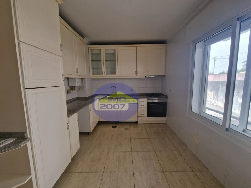Apartamento T1 para Venda em Grijó e Sermonde Foto 8