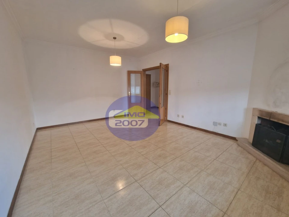 Apartamento T1 para Venda em Grijó e Sermonde Foto 5