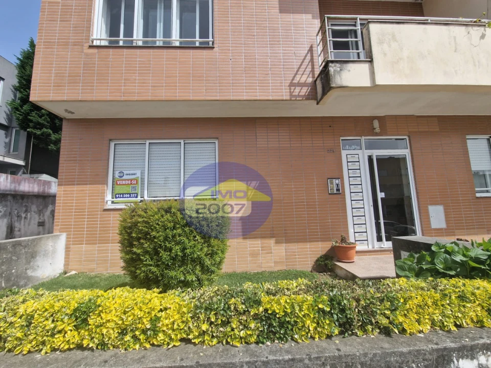 Apartamento T1 para Venda em Grijó e Sermonde Foto 1