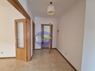 Apartamento T1 para Venda em Grijó e Sermonde