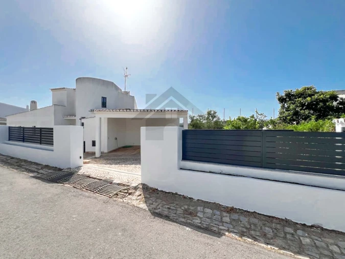 Moradia T3 para Venda em Alvor Foto 12