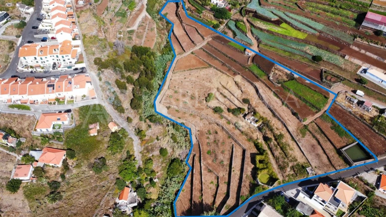 Terreno para Venda em Caniço Foto 9