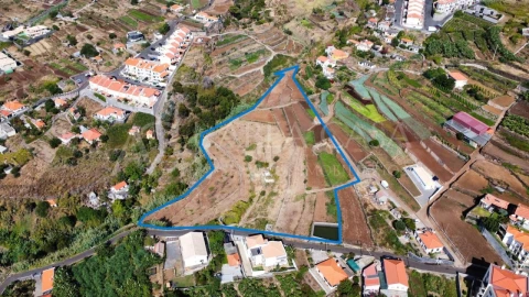 Terreno para Venda em Caniço