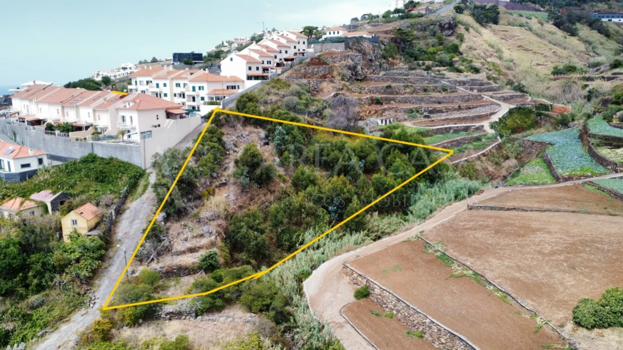 Terreno para Venda em Caniço Foto 1