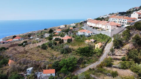 Terreno para Venda em Caniço