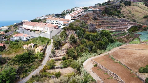 Terreno para Venda em Caniço
