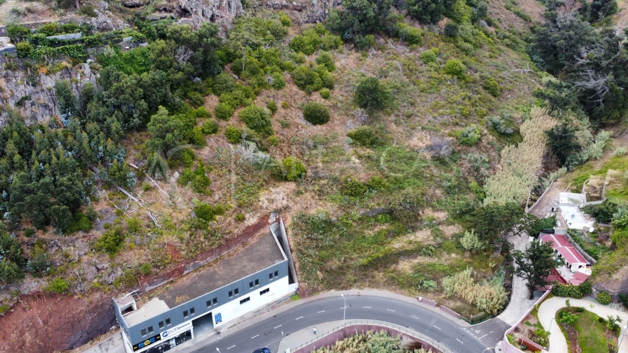 Terreno para Venda em Caniço Foto 9