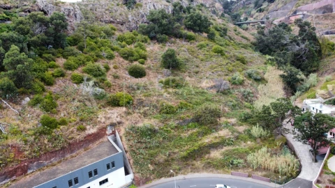 Terreno para Venda em Caniço