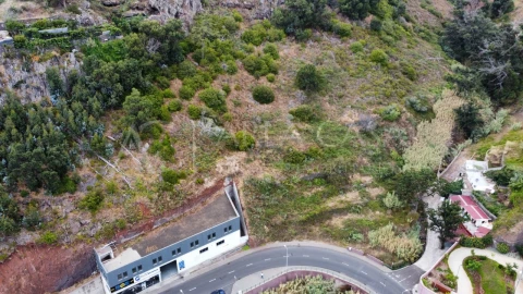 Terreno para Venda em Caniço