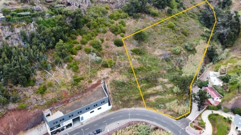 Terreno para Venda em Caniço