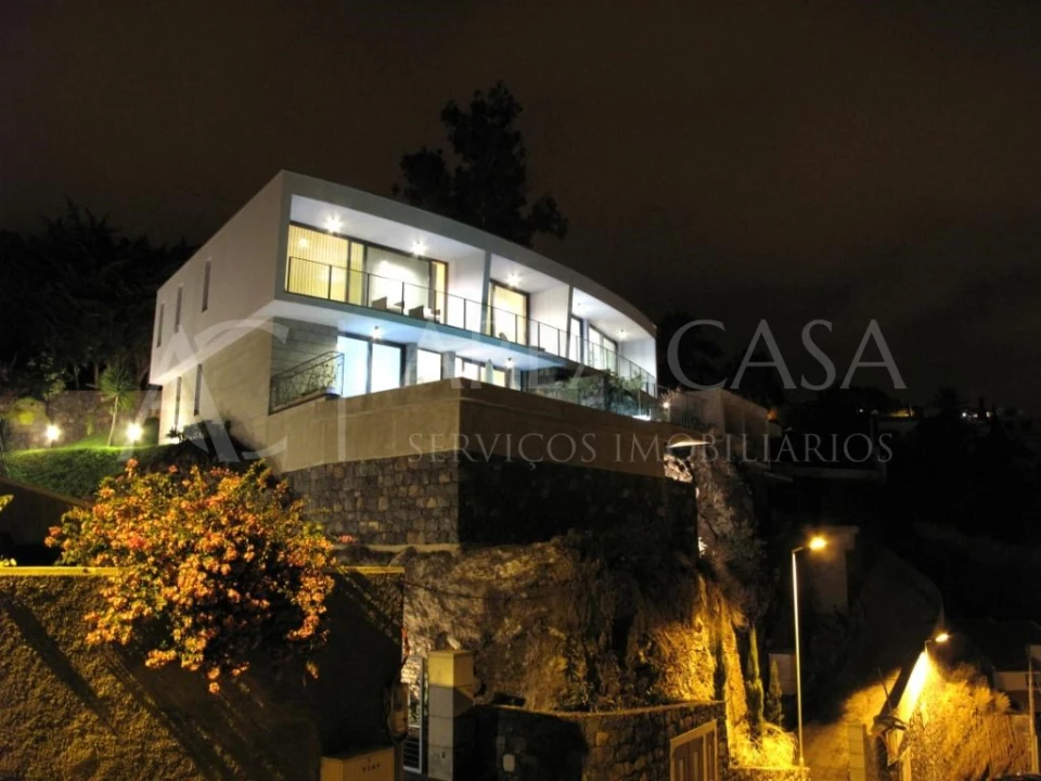 Moradia T3 para Venda em Caniço Foto 1