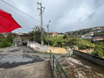 Quinta T3 para Venda em Estreito de Camara de Lobos
