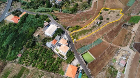 Terreno para Venda em Caniço