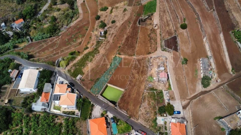 Terreno para Venda em Caniço