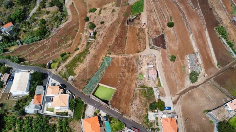 Terreno para Venda em Caniço