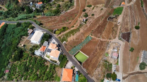 Terreno para Venda em Caniço