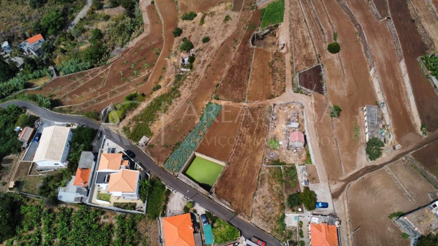 Terreno para Venda em Caniço Foto 9