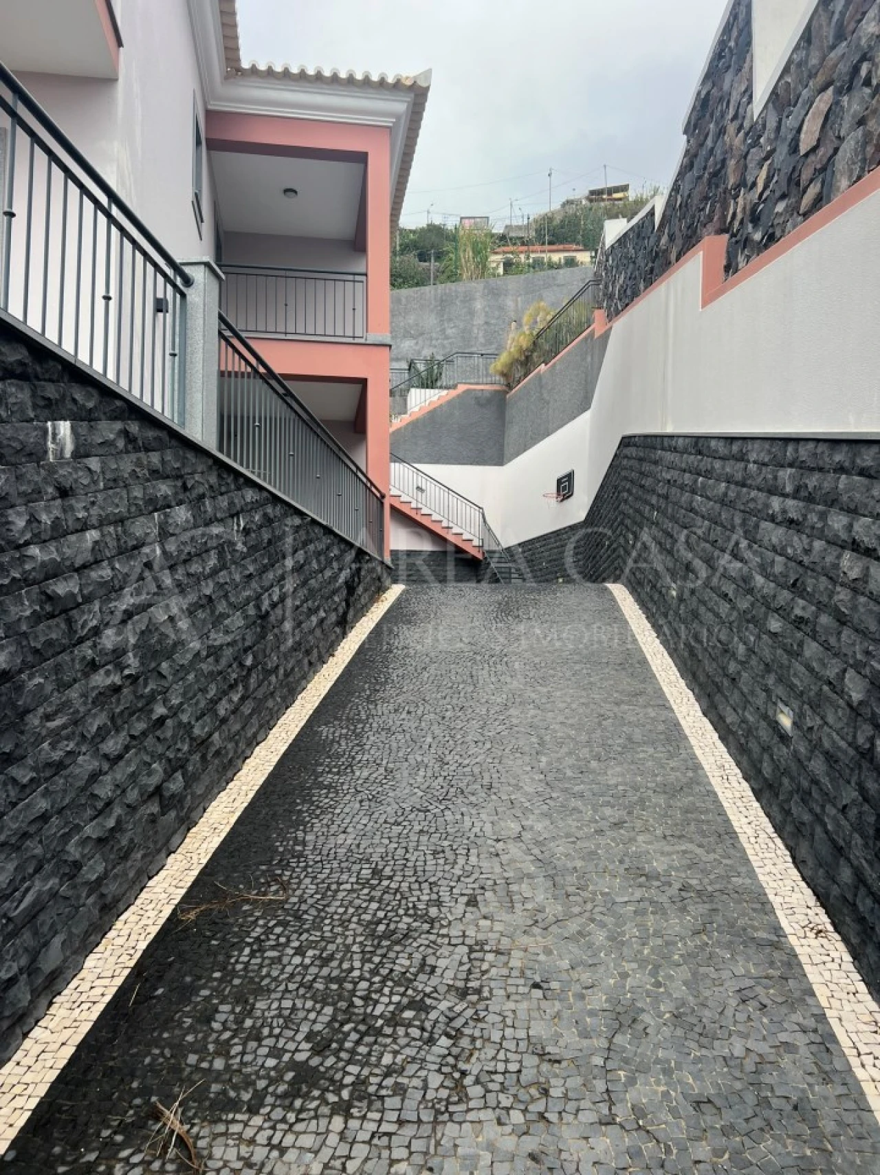 Quinta T3 para Venda em Camara de Lobos Foto 2