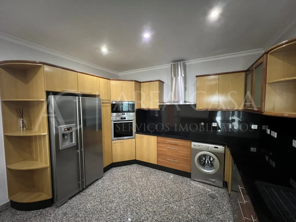 Quinta T3 para Venda em Camara de Lobos Foto 7