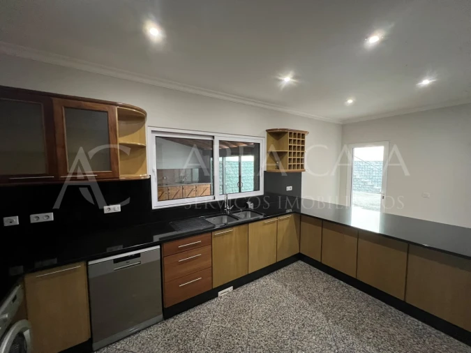 Quinta T3 para Venda em Camara de Lobos Foto 9