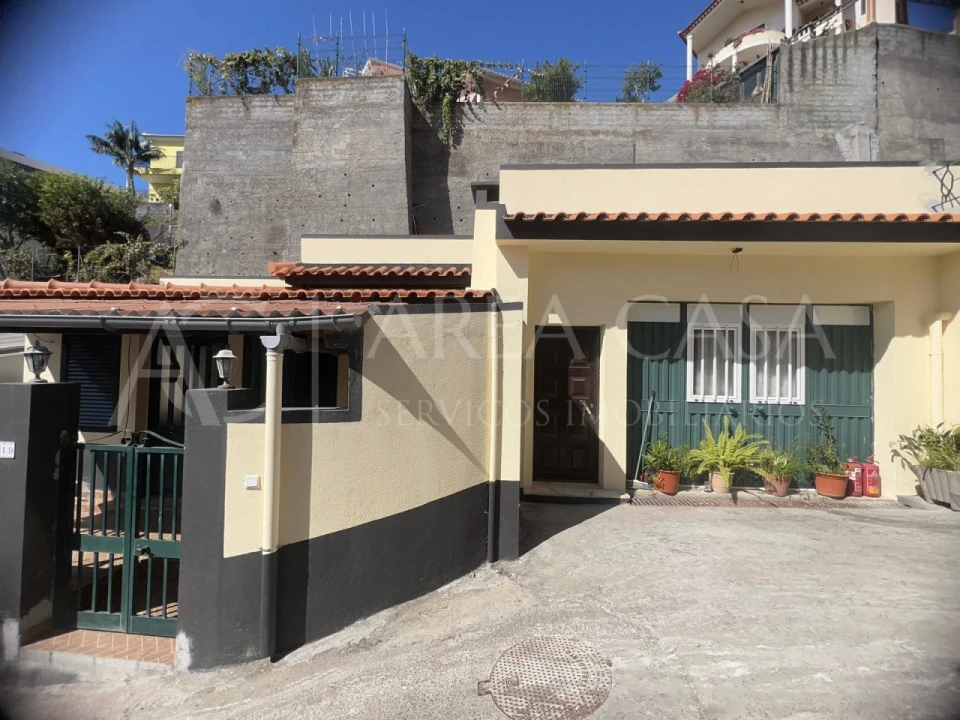 Moradia T1 para Venda em Caniço Foto 7