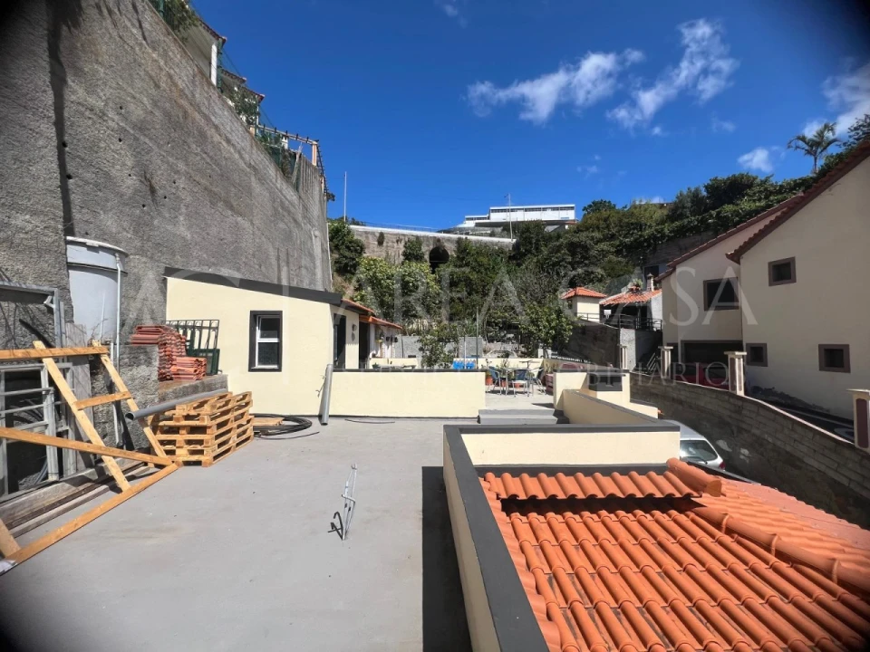 Moradia T1 para Venda em Caniço Foto 11