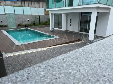 Moradia T4 para Venda em Machico