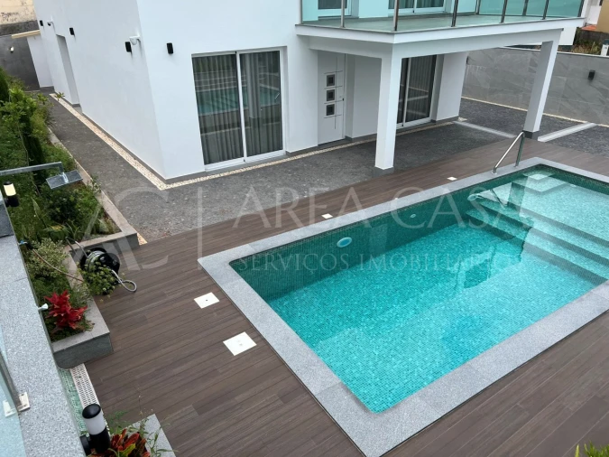 Moradia T4 para Venda em Machico Foto 3