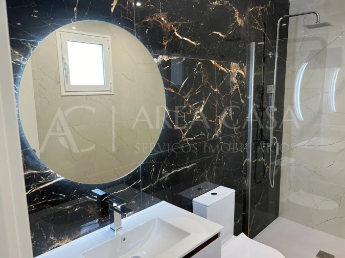 Moradia T4 para Venda em Machico Foto 19