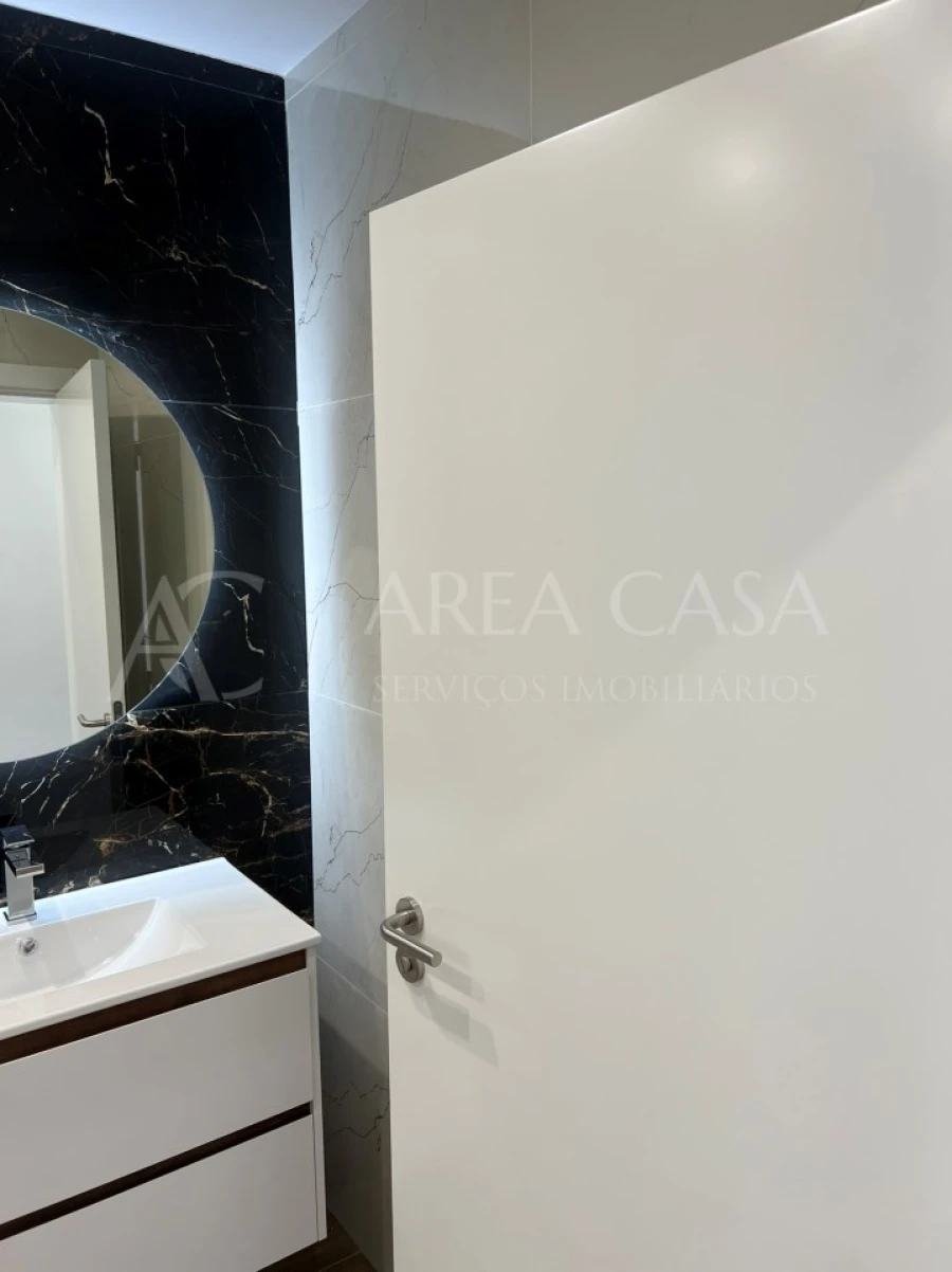 Moradia T4 para Venda em Machico Foto 26