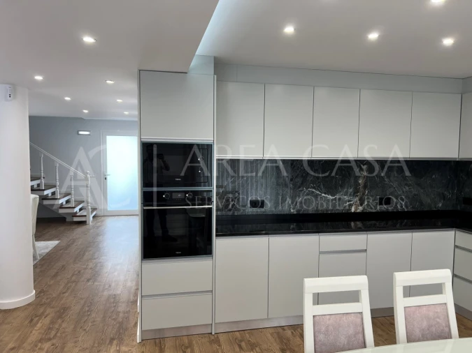 Moradia T4 para Venda em Machico Foto 44