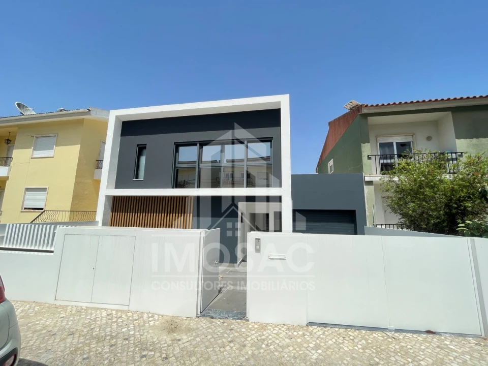 Moradia T5 para Venda em Loures Foto 1