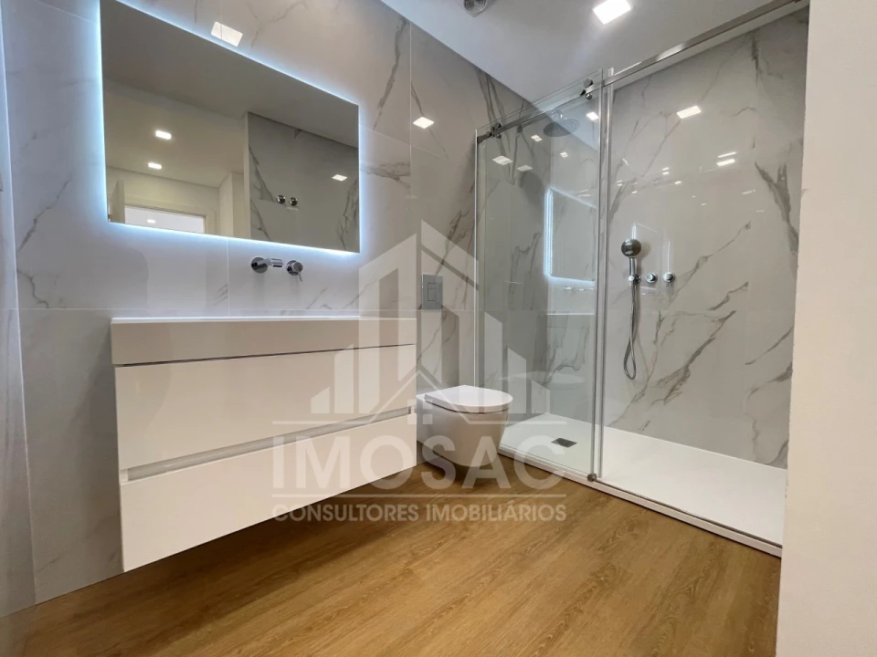 Moradia T5 para Venda em Loures Foto 36