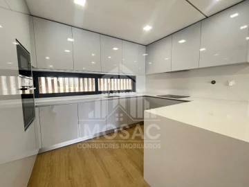 Moradia T5 para Venda em Loures