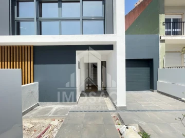 Moradia T5 para Venda em Loures