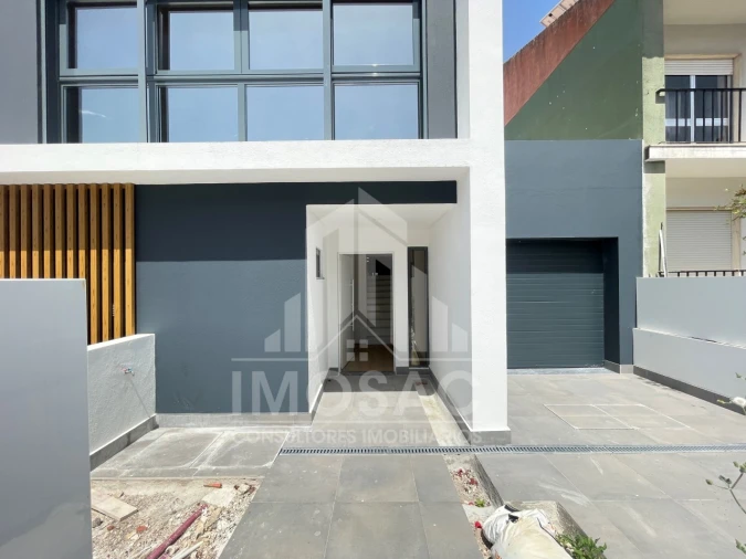 Moradia T5 para Venda em Loures Foto 24
