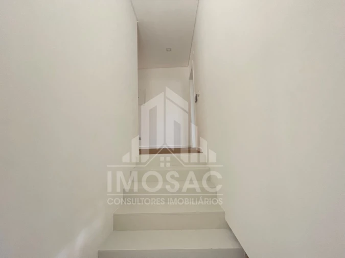Moradia T5 para Venda em Loures Foto 27