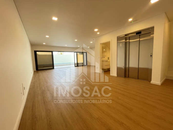 Moradia T5 para Venda em Loures Foto 68