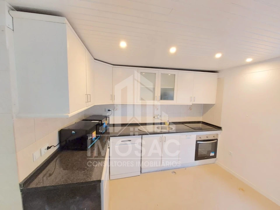 Moradia T9 para Venda em Ajuda Foto 4