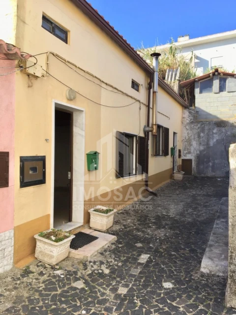 Moradia T9 para Venda em Ajuda