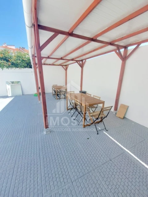 Moradia T9 para Venda em Ajuda