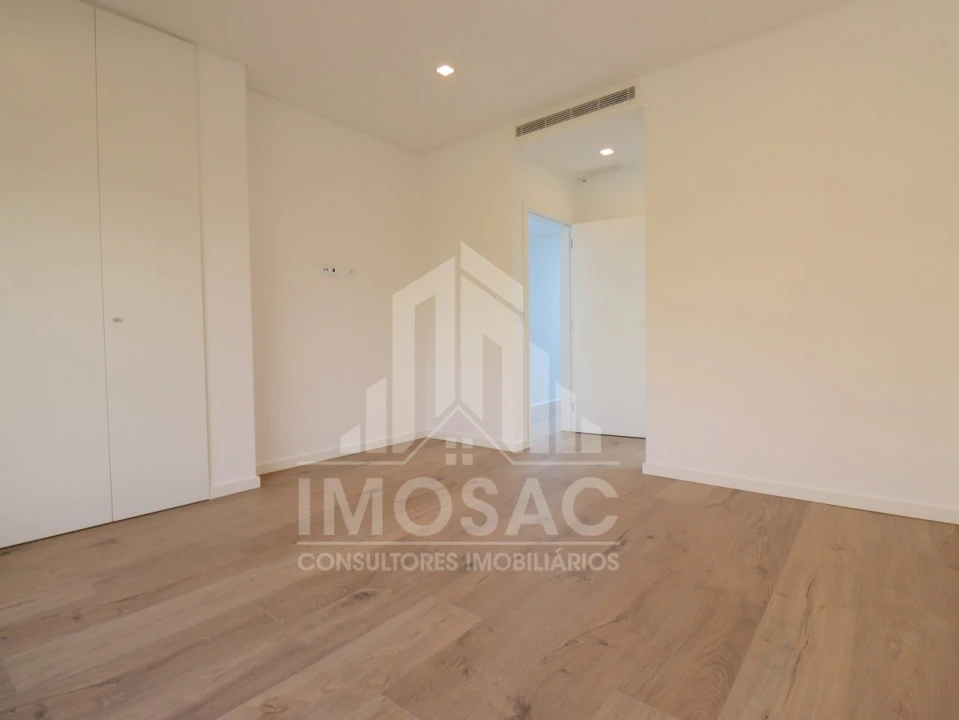 Moradia T4 para Venda em Loures Foto 5